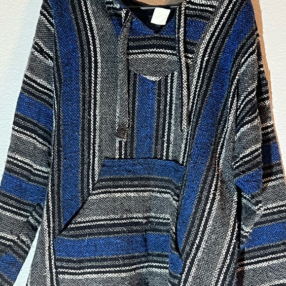 Men’s poncho with hoody - Picture 1 of 2